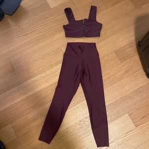 Alo Cherry Cola Set size XS Fast Bra and Airlift Leggings